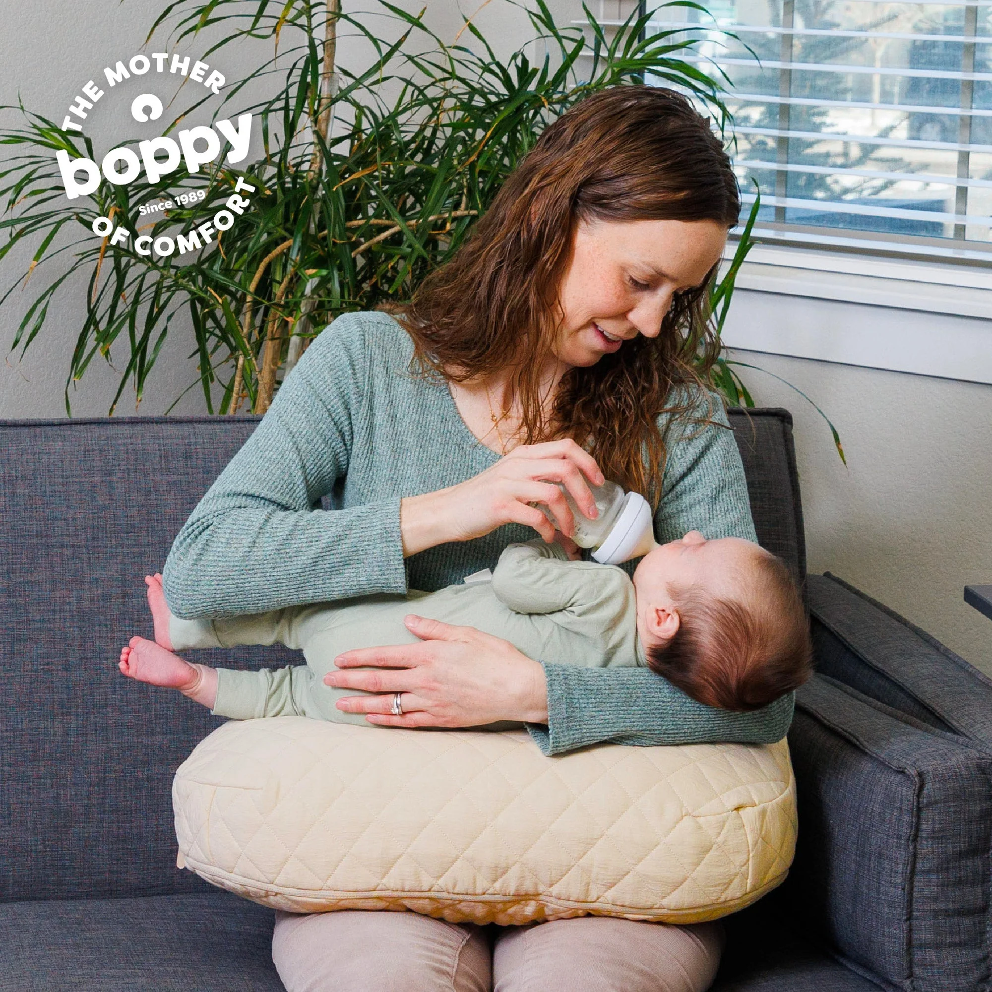 Boppy Nursing Pillow Luxe - Image 35